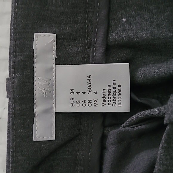 Two-piece suit - Picture 9 of 9